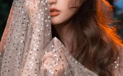 公交车一个接一个的C